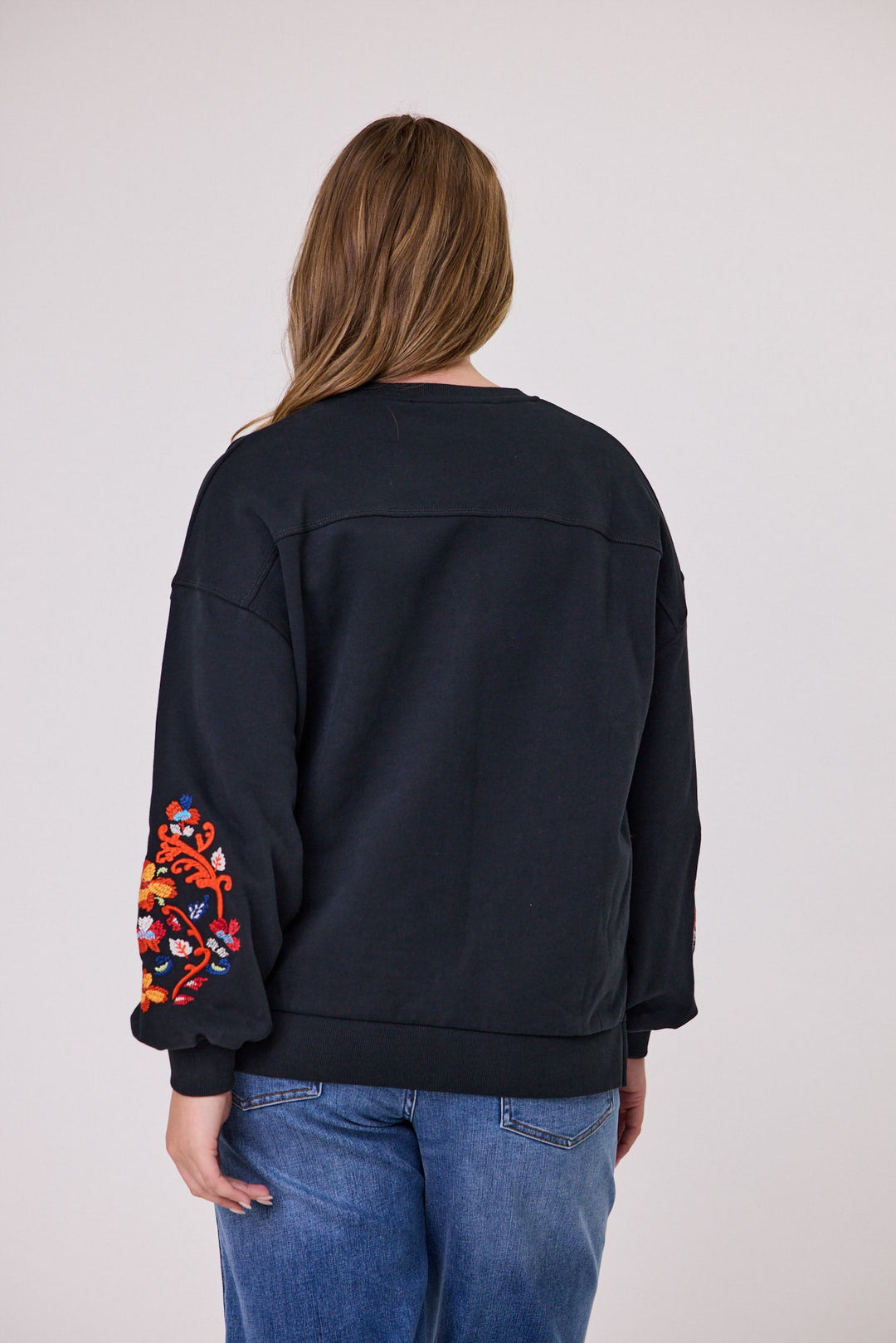 Label Andrew Embroidered Sleeve Sweatshirt Black