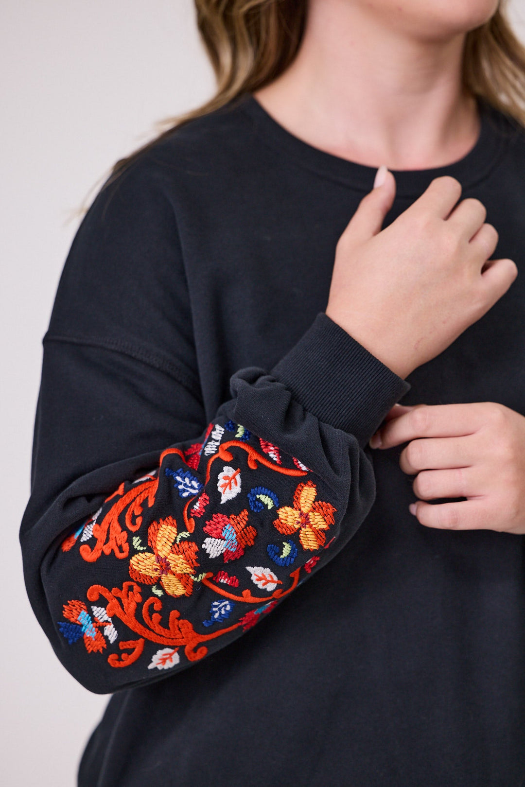 Label Andrew Embroidered Sleeve Sweatshirt Black