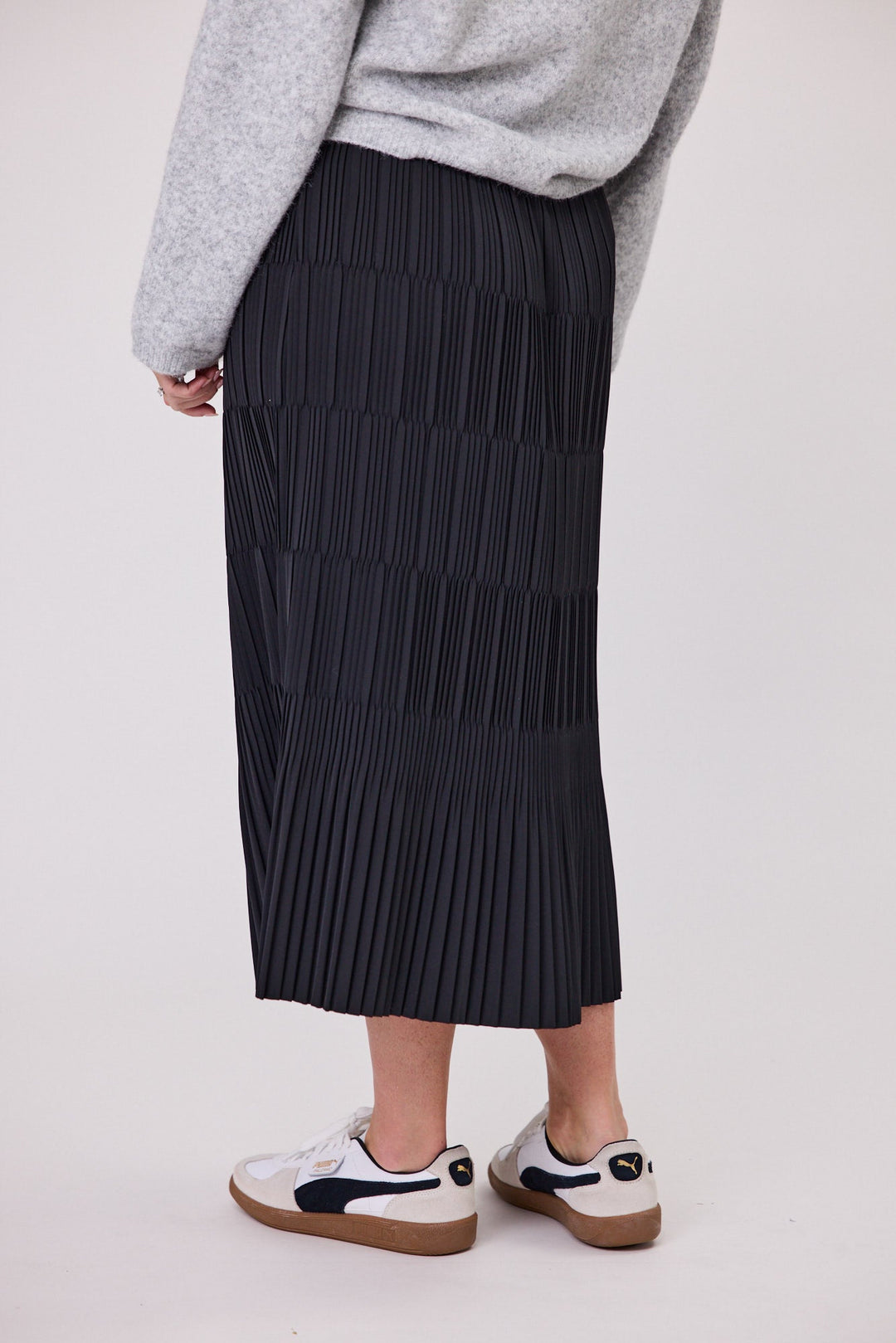 Gloss The Label Ricco Pleated Skirt Black