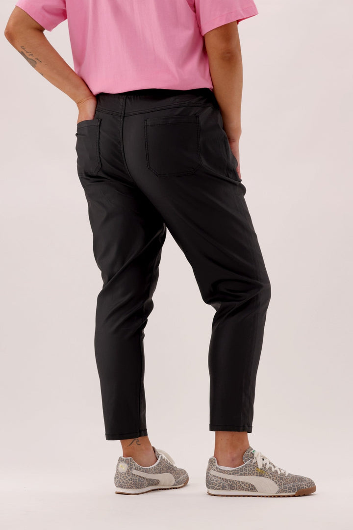 Label Anew Wetlook Jogger Black