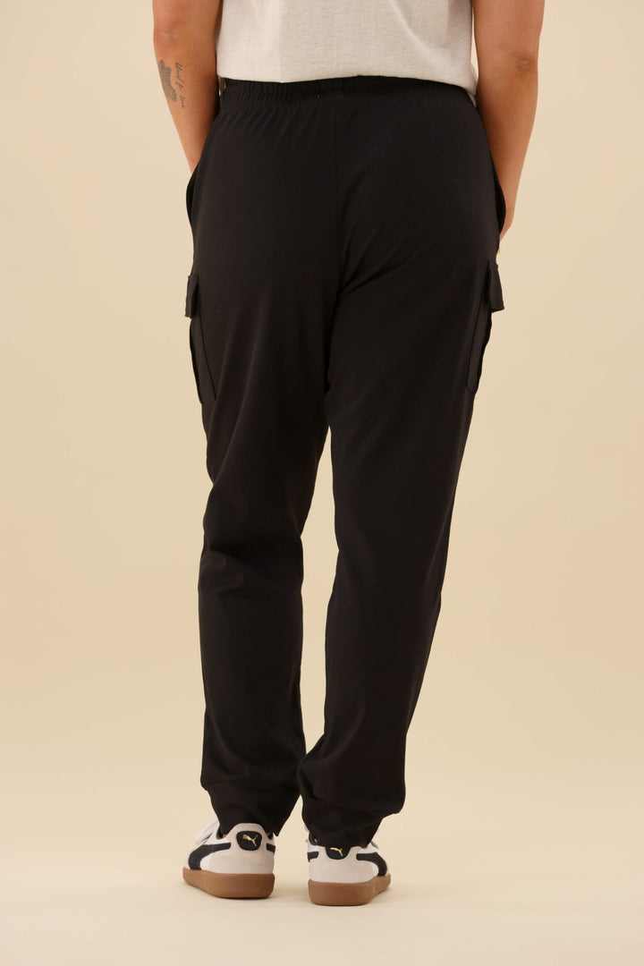 Label Asharna Cargo Pocket Jogger Black