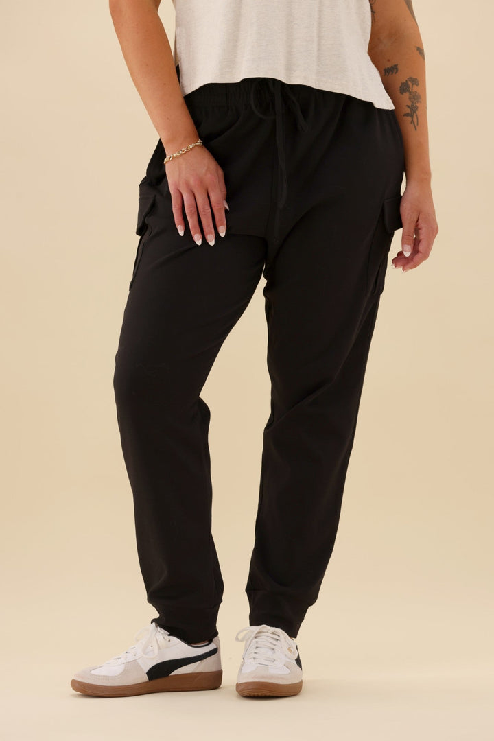 Label Asharna Cargo Pocket Jogger Black