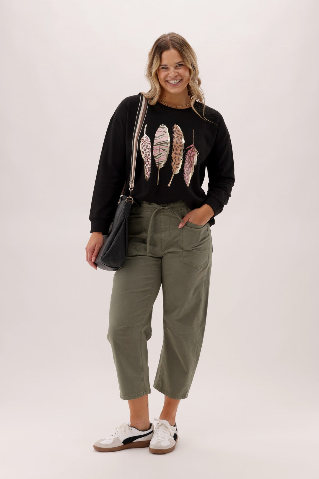 Label Feather Crew Black