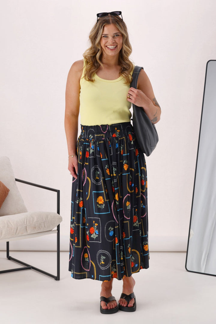 Label Flower Frame Skirt Black