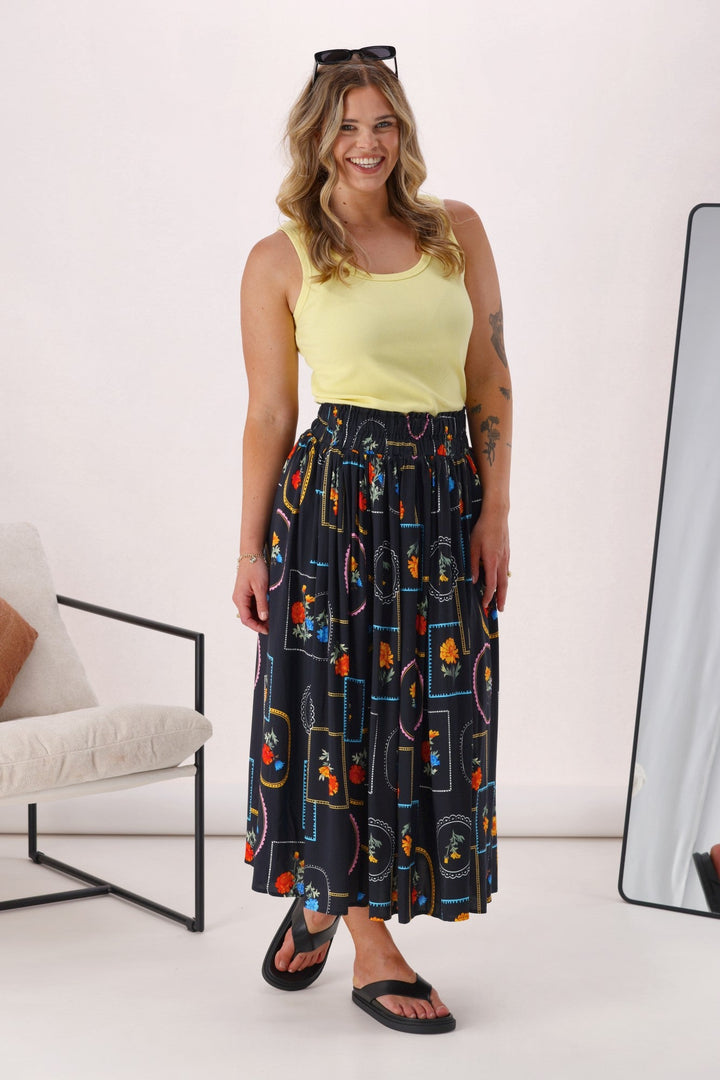 Label Flower Frame Skirt Black