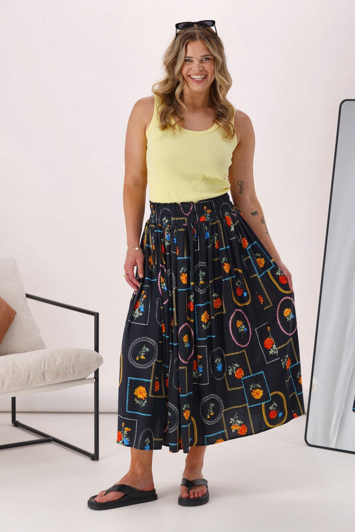 Label Flower Frame Skirt Black