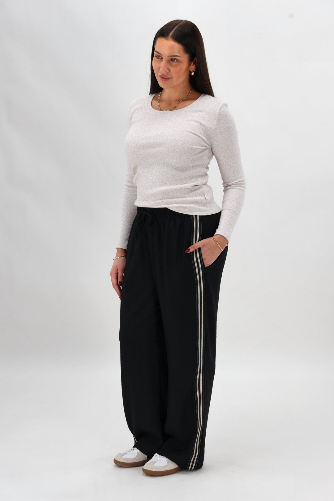 Label Infinity Contrast Stitch Wide Leg Pant Black