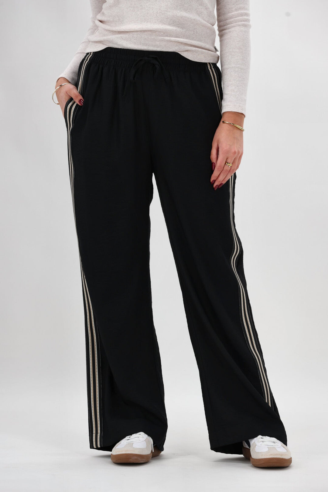 Label Infinity Contrast Stitch Wide Leg Pant Black