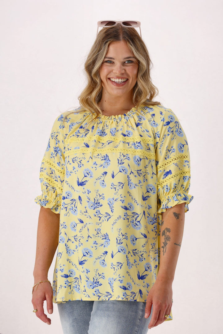Label Orriella Top Yellow Blue Floral