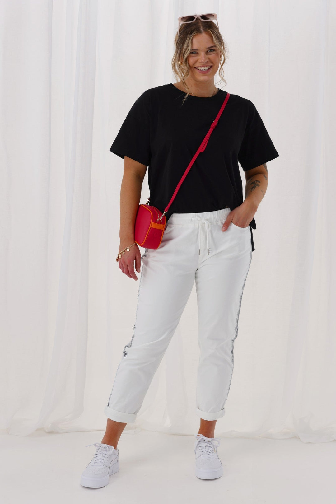 Label Raglan Jogger White