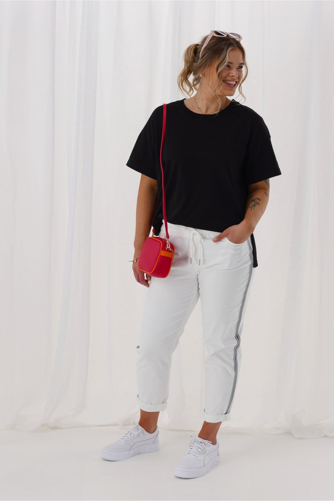 Label Raglan Jogger White