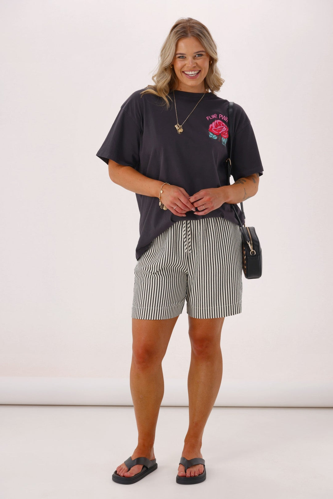 Label Ravi Short Natural Black Stripe
