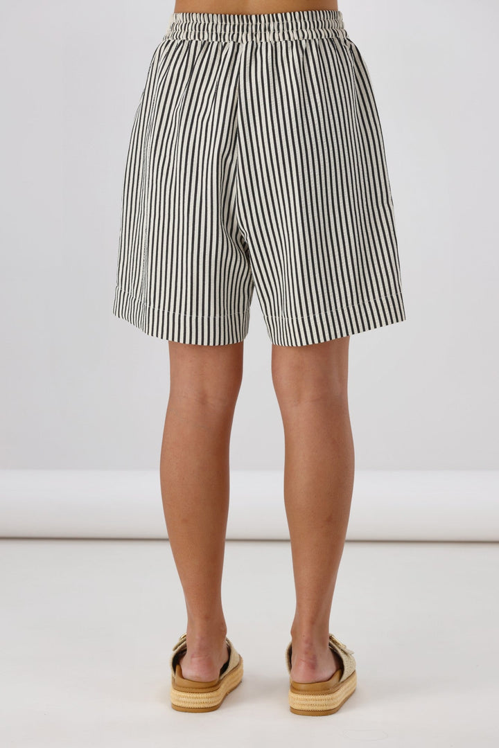 Label Ravi Short Natural Black Stripe