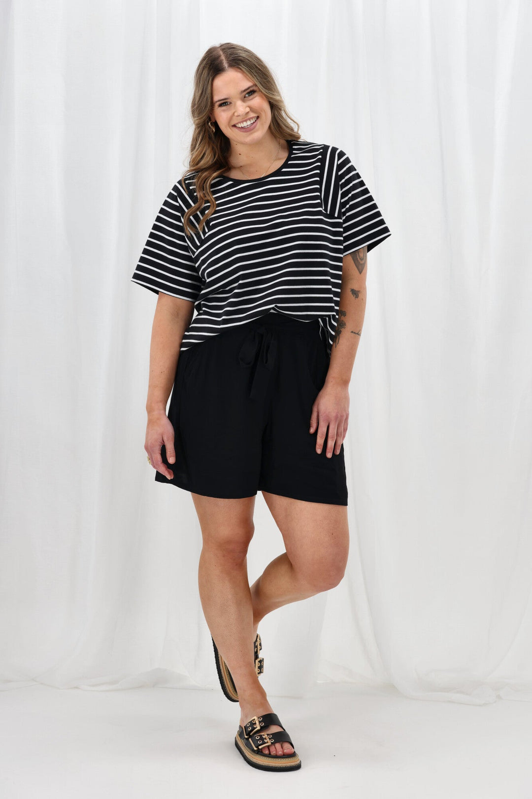 Label Ray Angled Yoke Top Black White Stripe