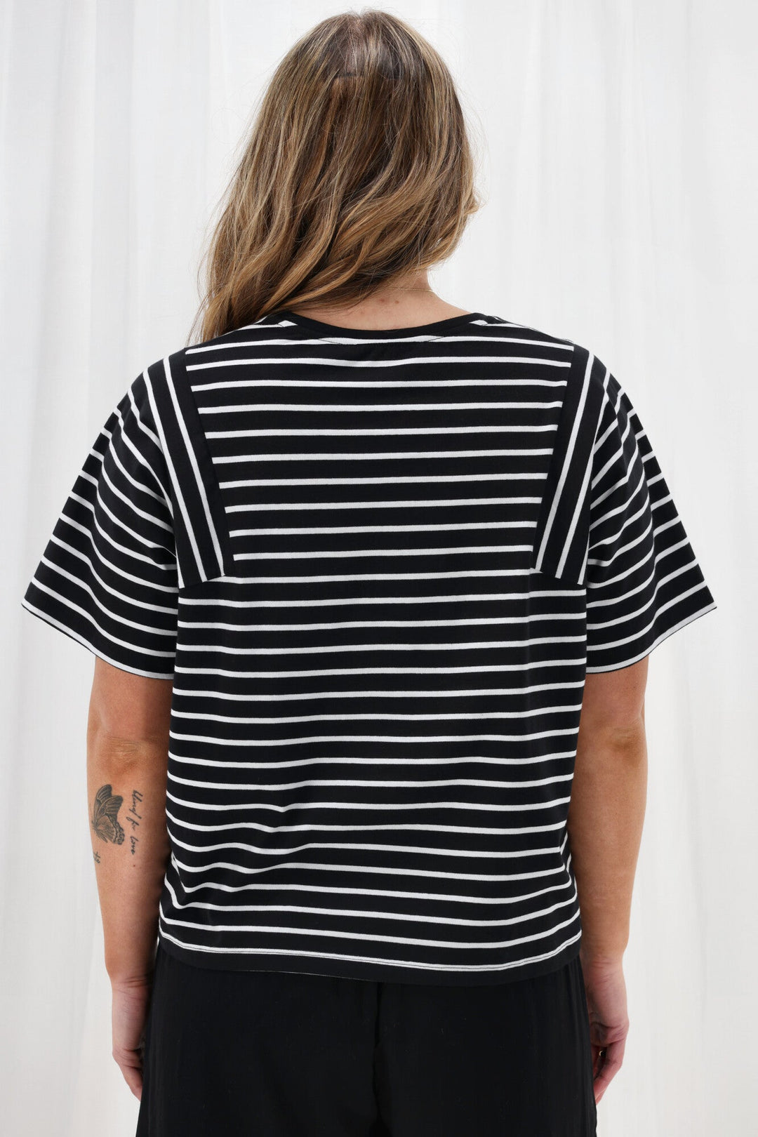 Label Ray Angled Yoke Top Black White Stripe
