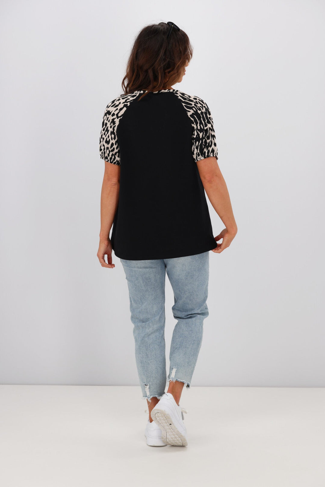 Label Sariah Animal Print Puff Sleeve Top Black