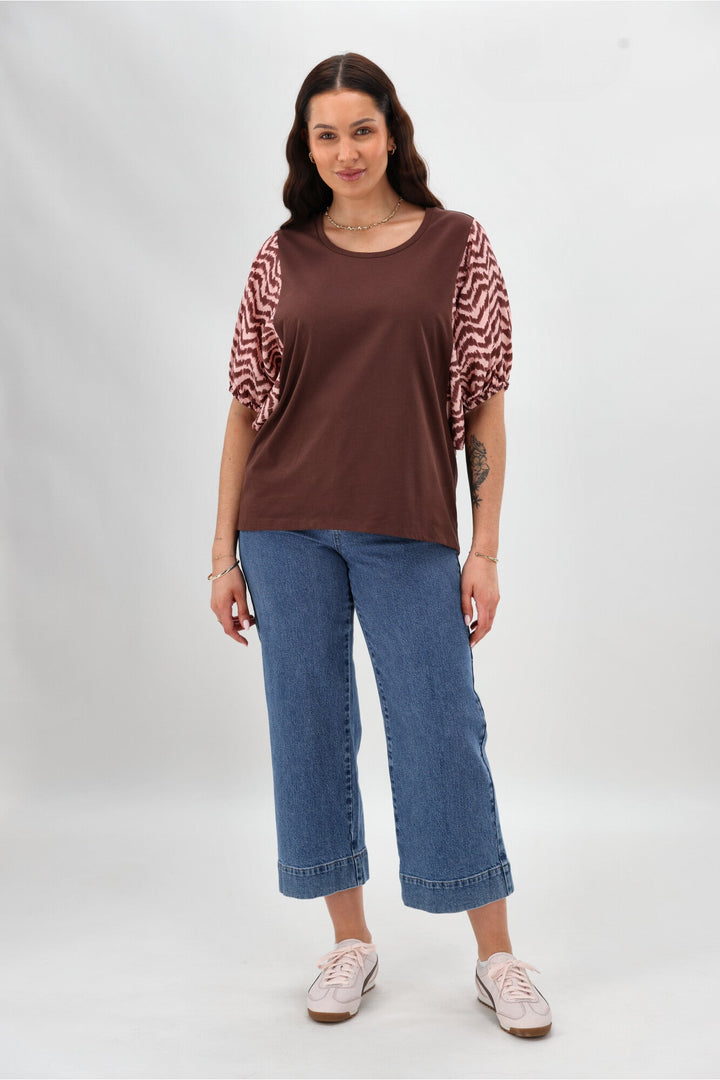 Label Sheyena Woven Sleeve Top Zig Zag Print