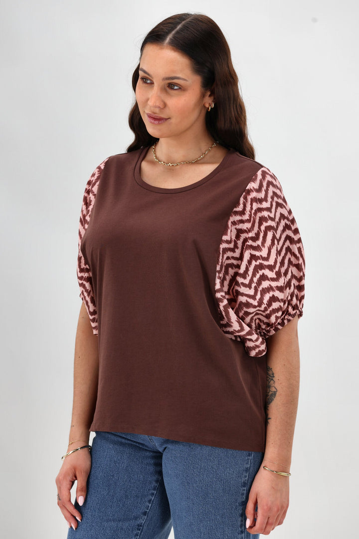 Label Sheyena Woven Sleeve Top Zig Zag Print