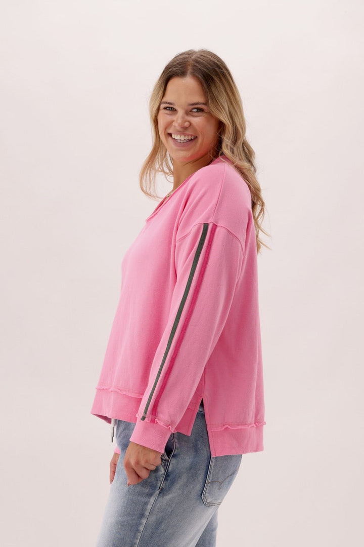 Label Solace Crew Pink