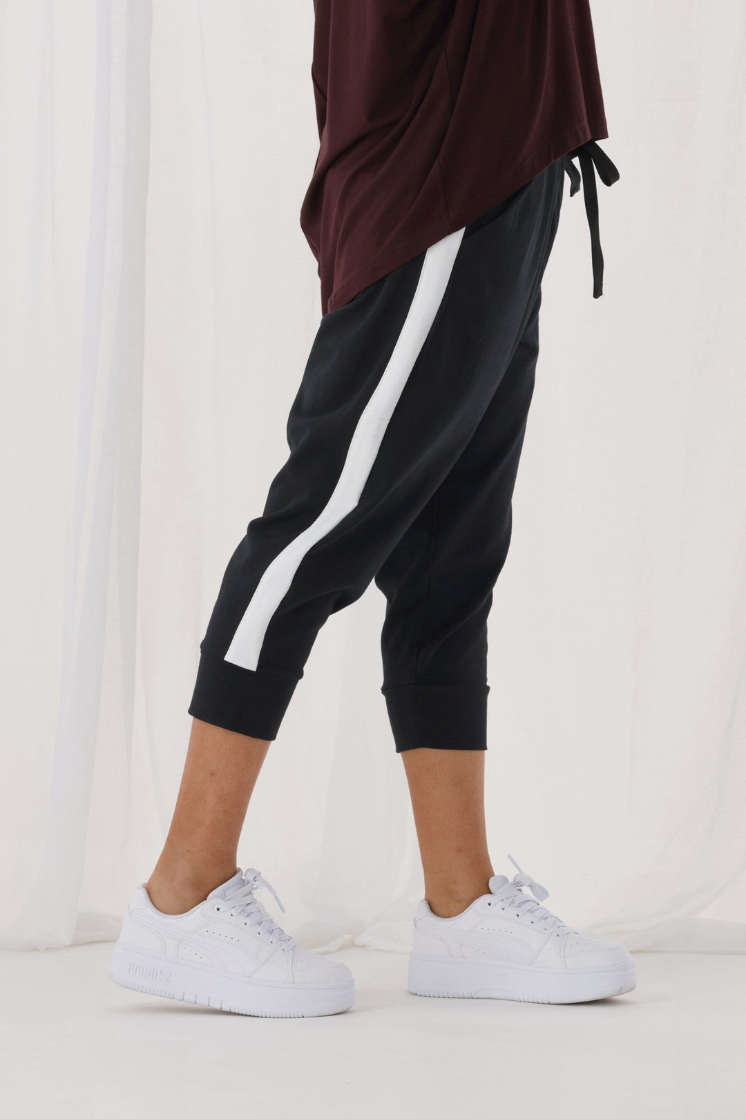 Label Stirling Cropped Jogger with Side Stripe