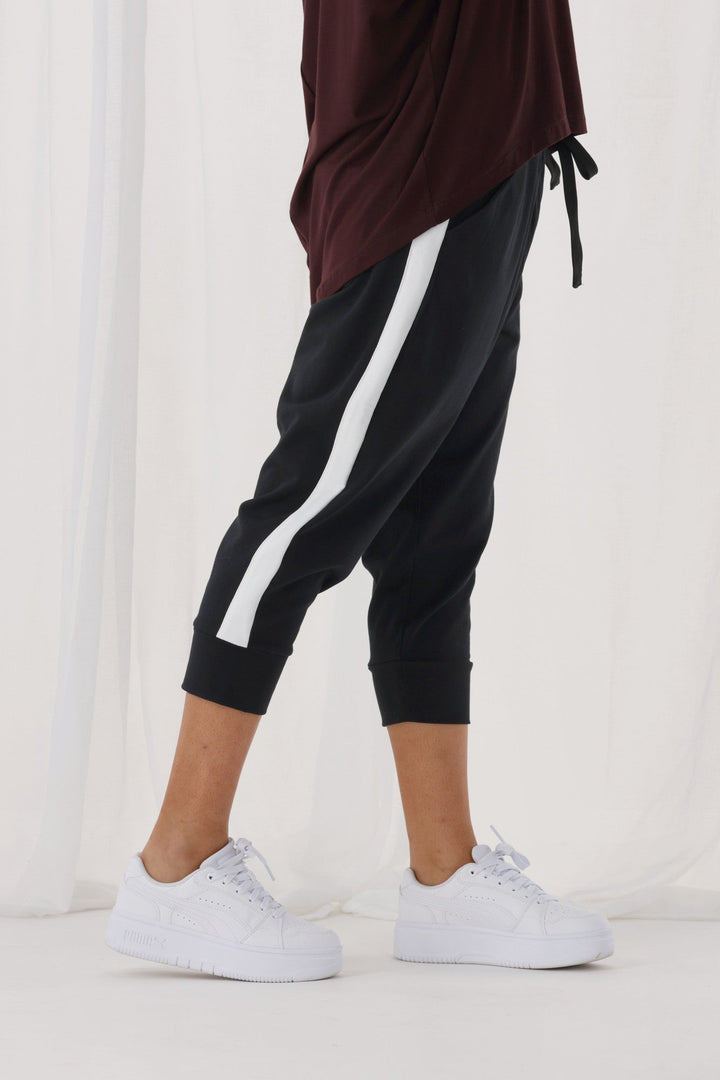 Label Stirling Cropped Jogger with Side Stripe