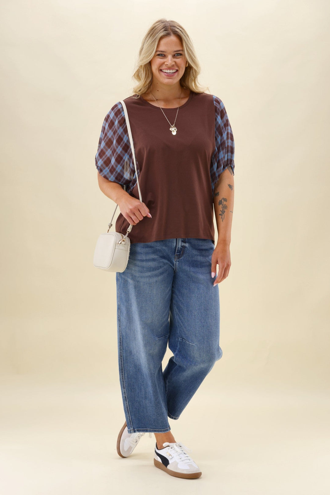 Label Selma Top Chocolate with Check Sleeve