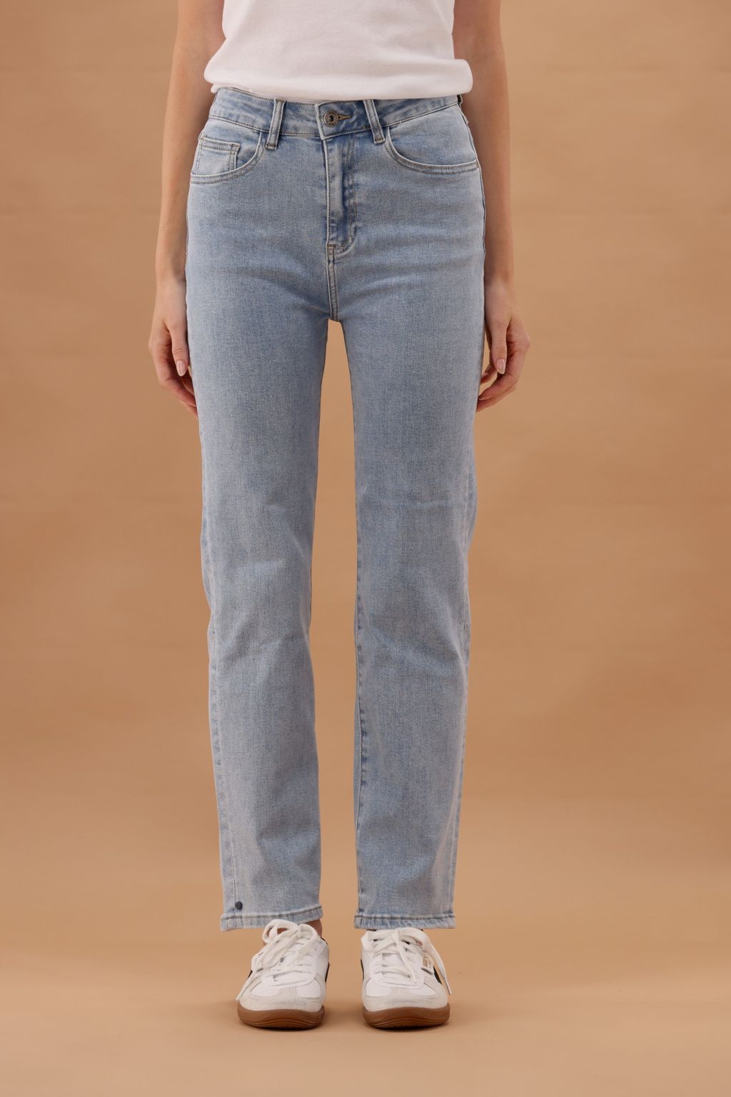 Elm Ada Straight Leg Jean Light Blue Wash