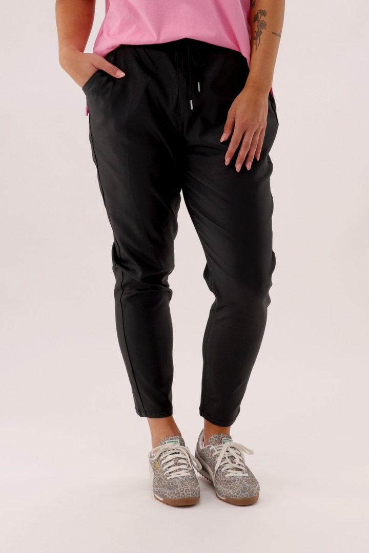 Label Anew Wetlook Jogger Black
