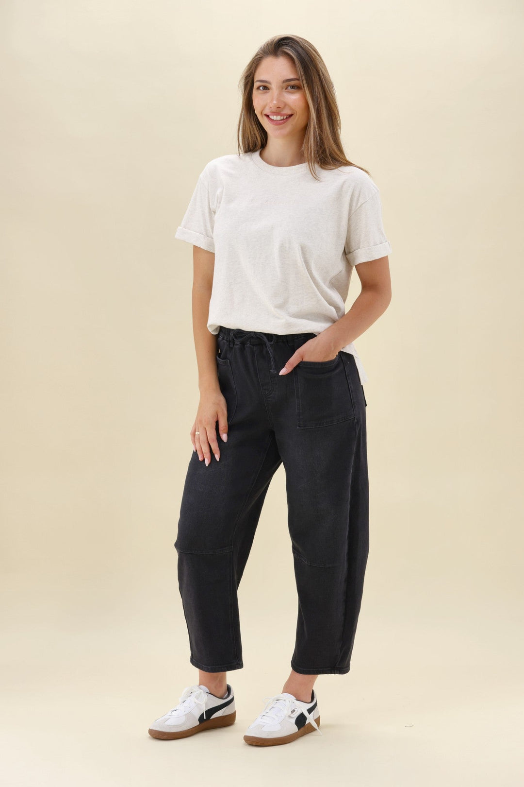 Wakee Barrel Jean Black